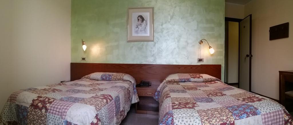 Hotel 5 Vie Almenno San Salvatore Rom bilde