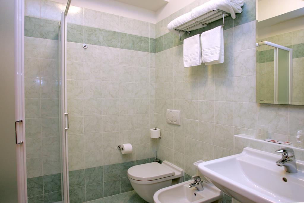 Hotel 5 Vie Almenno San Salvatore Rom bilde